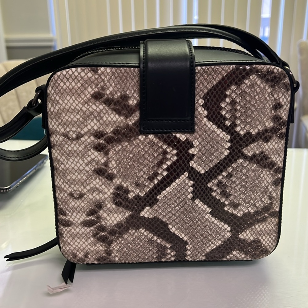 Snakeskin Pattern Crossbody Bag - Picture 2 of 6